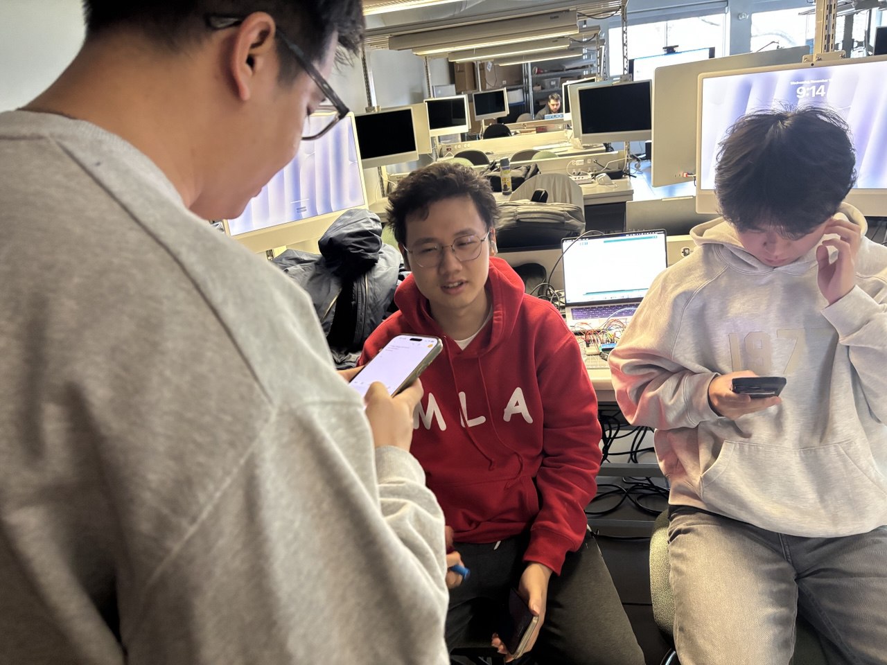 We got the Random Scenarion with two Nurses, one is ongoing and another is taking the shift. The ongoing nurse is handing over the patient information to the nurse taking the shift.